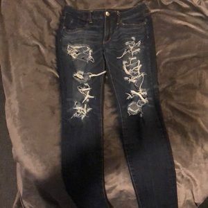 American eagle distressed skinny jeans